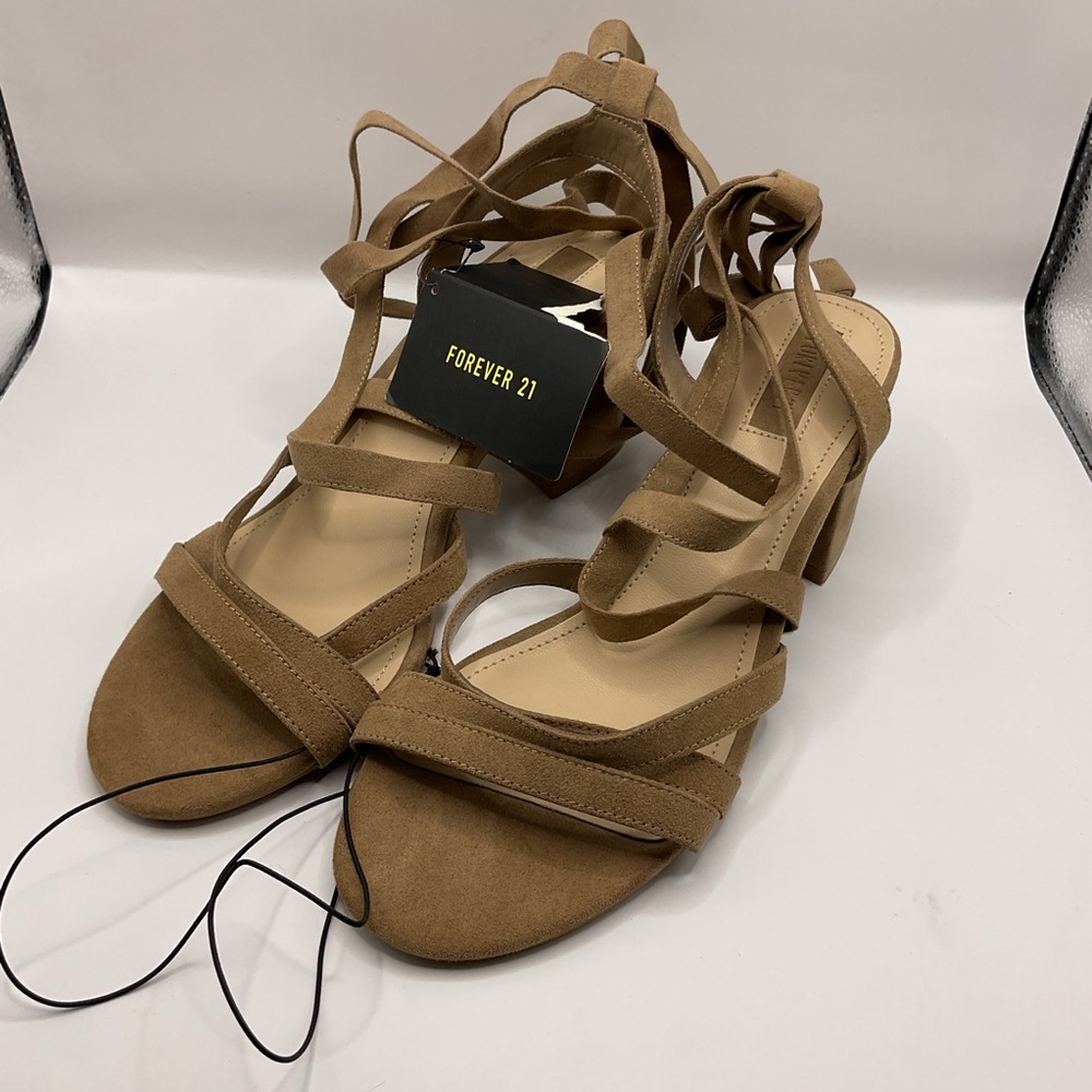 Forever 21 NWT Tan Faux Suede Wrap-Around‎ Strap This  Block Heel, Size 7